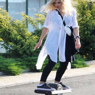 700W Elektrikli Kaykay Tek Tekerlekli Hoverboard 18-25km Stabil Lastikli